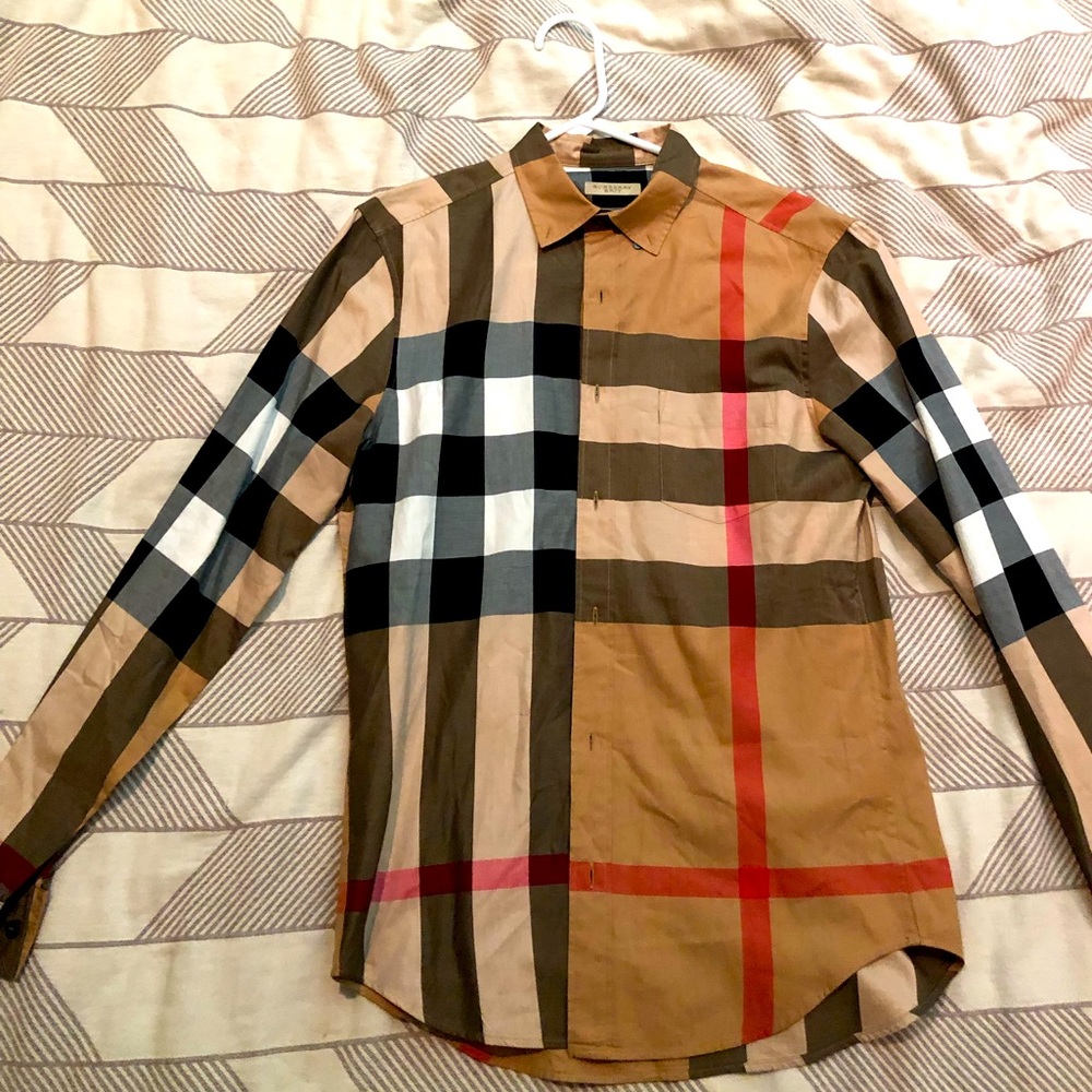 Burberry Button Down Size Small (Basically New)